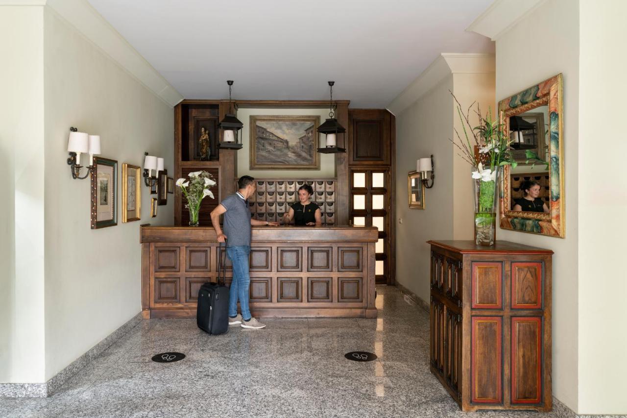 ปาราดอร์ เด บีลัลบา Hotel บีญัลบา ภายนอก รูปภาพ