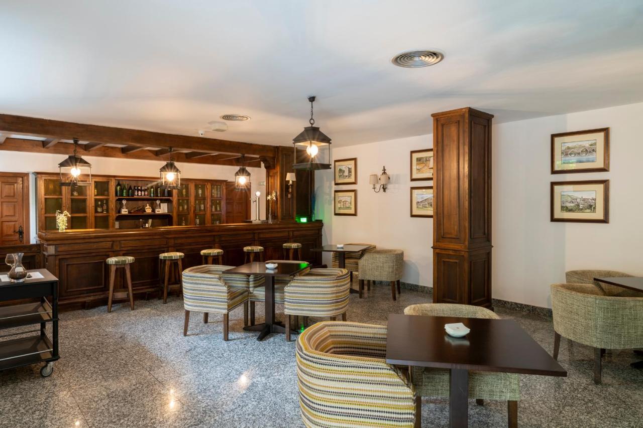 ปาราดอร์ เด บีลัลบา Hotel บีญัลบา ภายนอก รูปภาพ