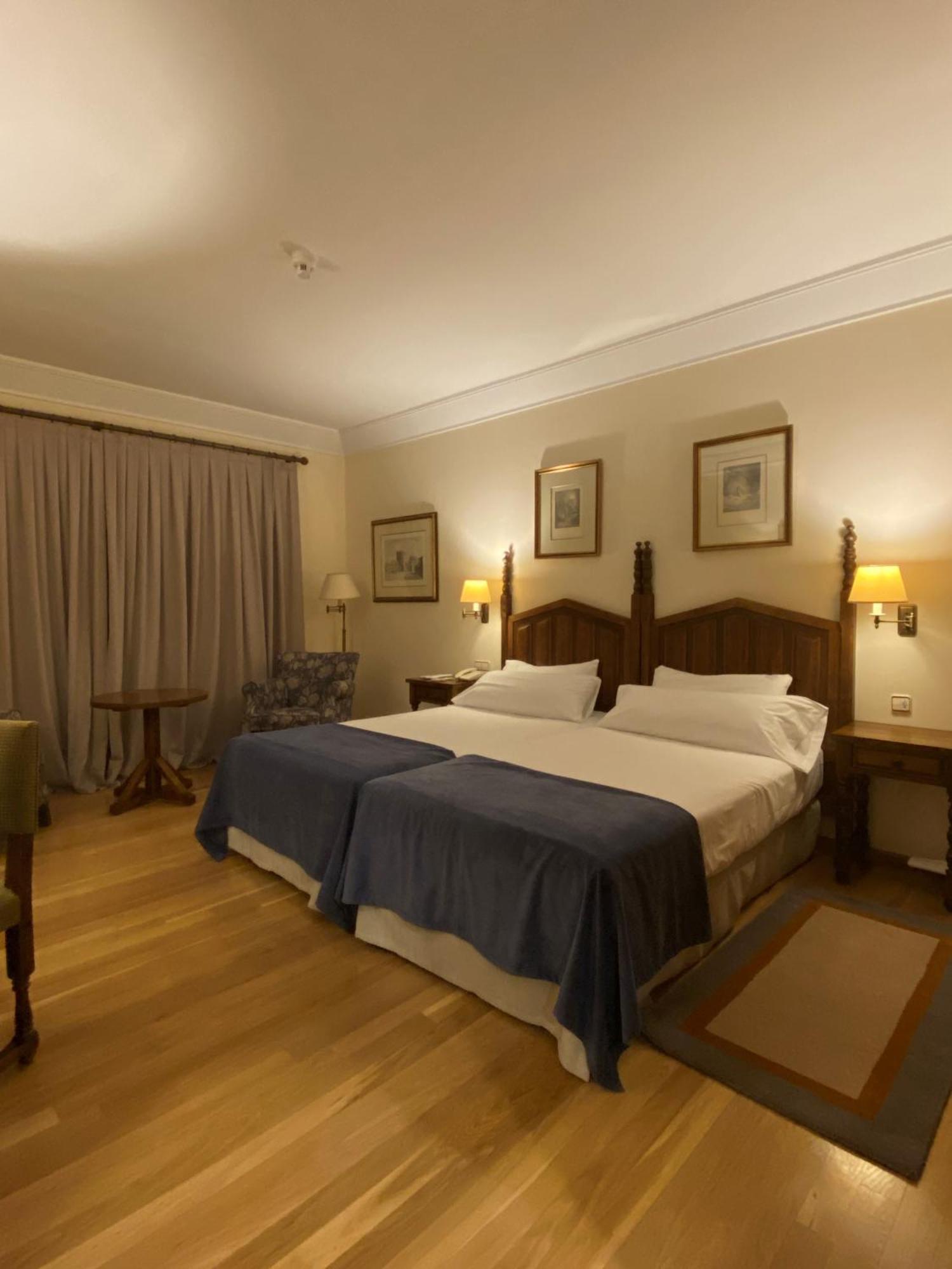 ปาราดอร์ เด บีลัลบา Hotel บีญัลบา ภายนอก รูปภาพ