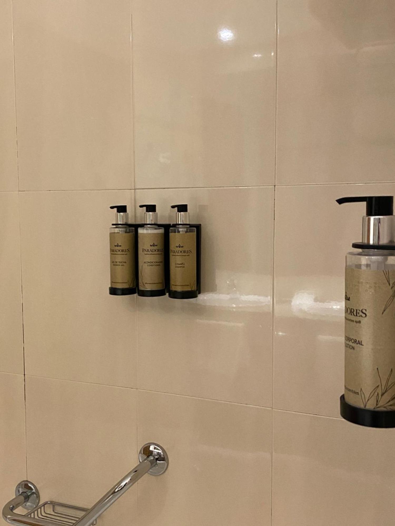 ปาราดอร์ เด บีลัลบา Hotel บีญัลบา ภายนอก รูปภาพ