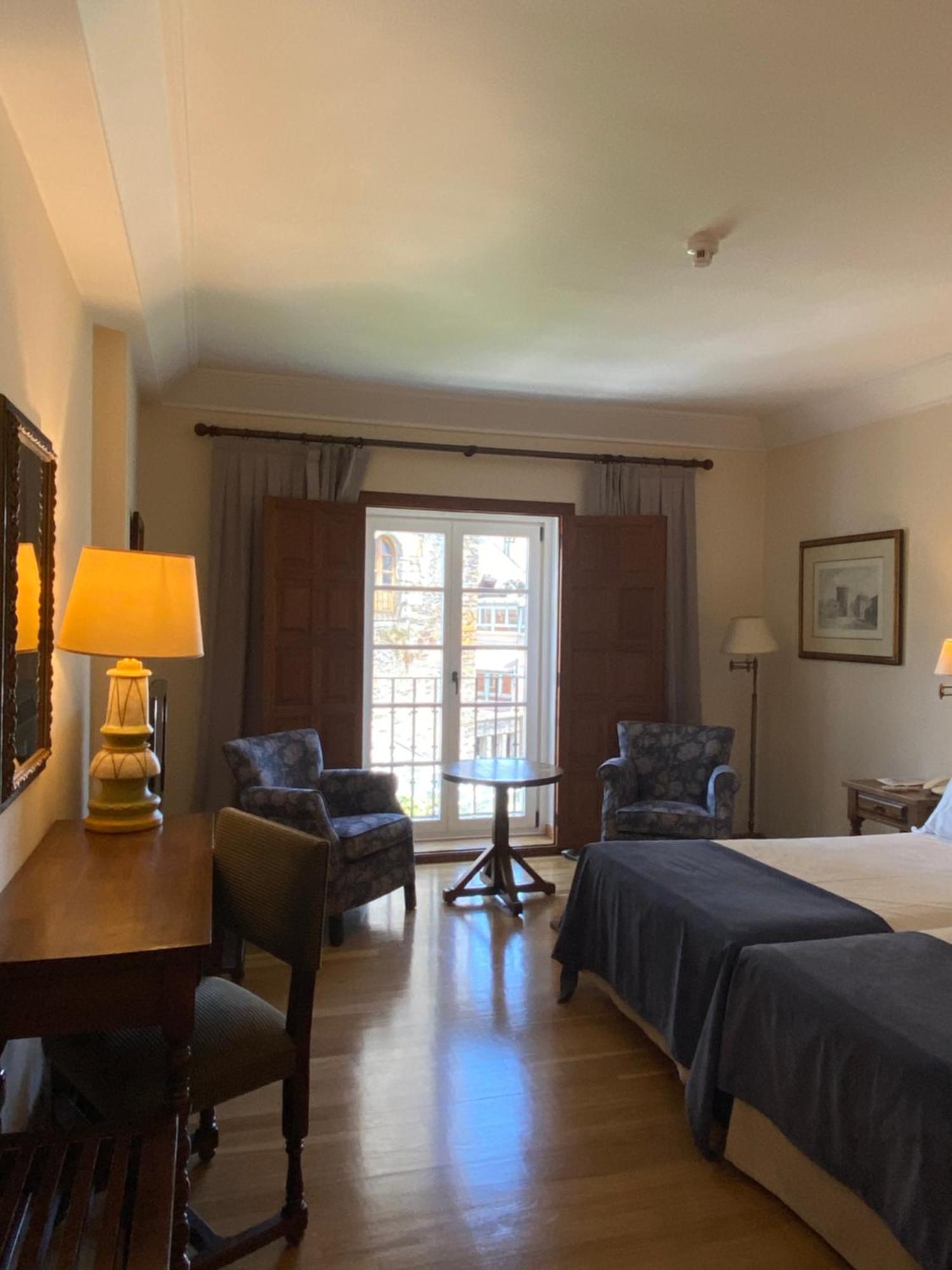 ปาราดอร์ เด บีลัลบา Hotel บีญัลบา ภายนอก รูปภาพ
