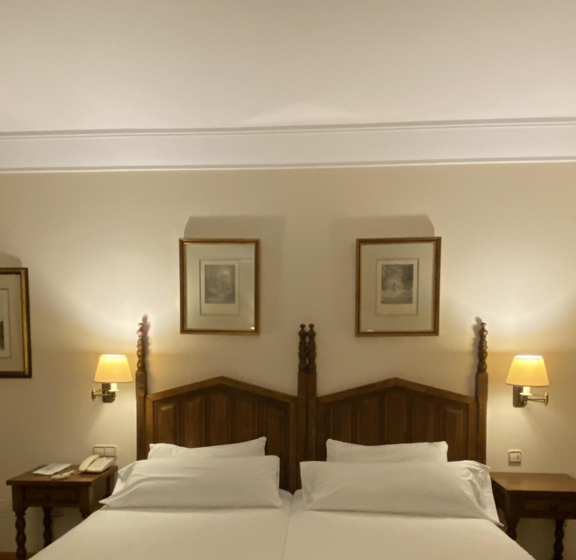 ปาราดอร์ เด บีลัลบา Hotel บีญัลบา ภายนอก รูปภาพ