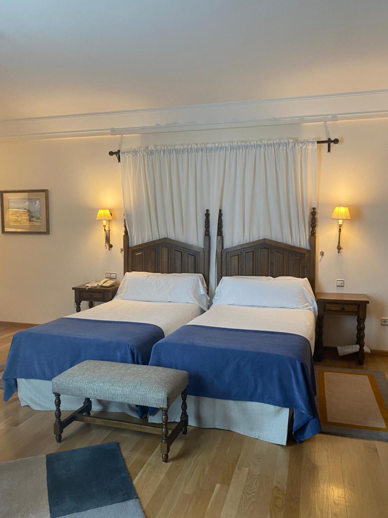 ปาราดอร์ เด บีลัลบา Hotel บีญัลบา ภายนอก รูปภาพ